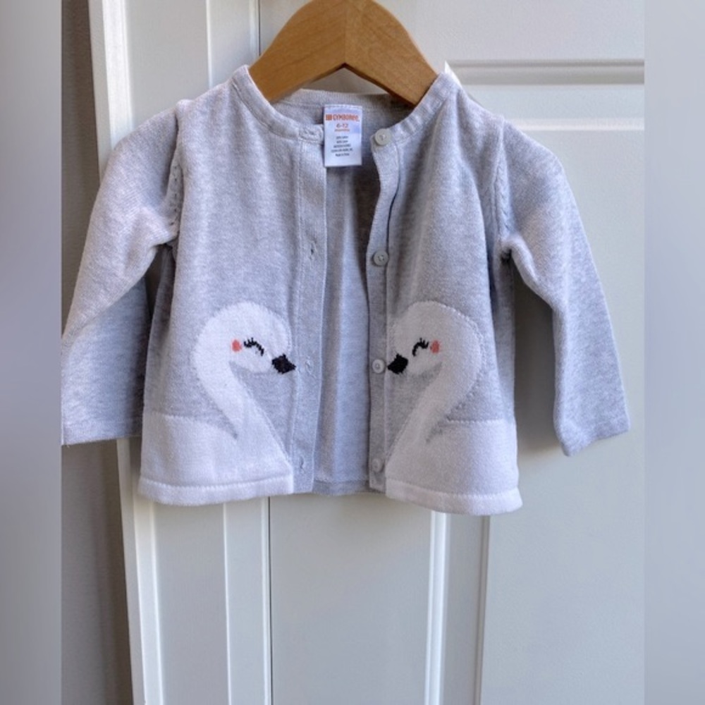 Gymboree button up cardigan, with cute swan 🦢 details. Size:6-12 Months